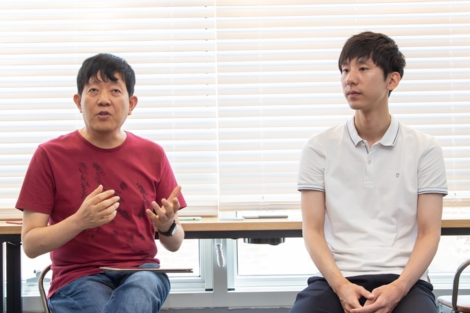 쏘카 이재웅 대표(왼쪽) VCNC 박재욱 대표 (오른쪽) / 사진=쏘카