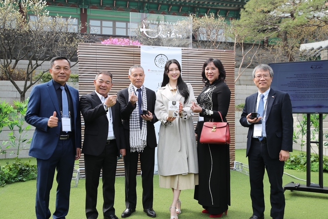 서울 신라호텔에서 개설 행사에 참여한 인사들. 사진=TNG 페이스북