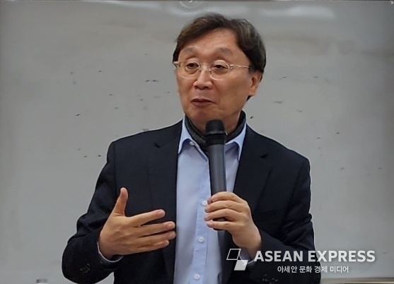 김홍구 전 부산외국어대 총장. 사진=박명기