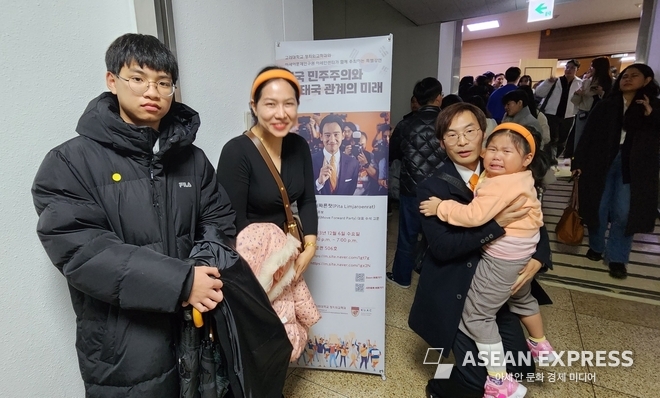 시흥에서 온 아니줄 카탈리아 부부, 사진=박명기