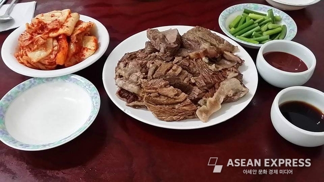  '명륜손칼국수'의 수육. 사진=박명기