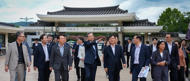 조현 외교부 장관이 3개월여 앞으로 다가온 APEC 정상회의 준비상황 점검을 위해 경주를 방문했다.. 사진=외교부