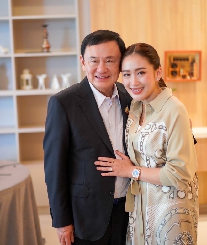 탁신 전 총리와 막내딸 패통탄 친나왓. 사진=패통탄 친나왓 인스타그램