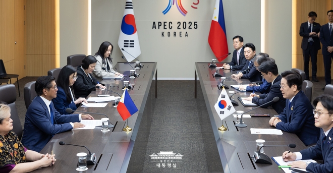이재명 대통령은 APEC 정상회의 참석을 계기로 방한한 페르디난드 로무알데즈 마르코스 주니어 대통령을 만났다. 사진=대통령실