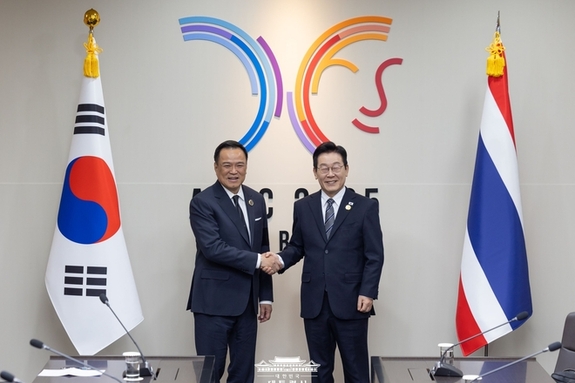 이재명-찬위라꾼 회담 “한국-태국 깊은 우정” “공식 방문 요청”