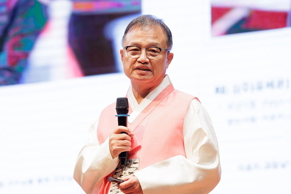 정환승 교수 “랑싯대 한국어학과 11월 축제...1년 농사 다 지었다”