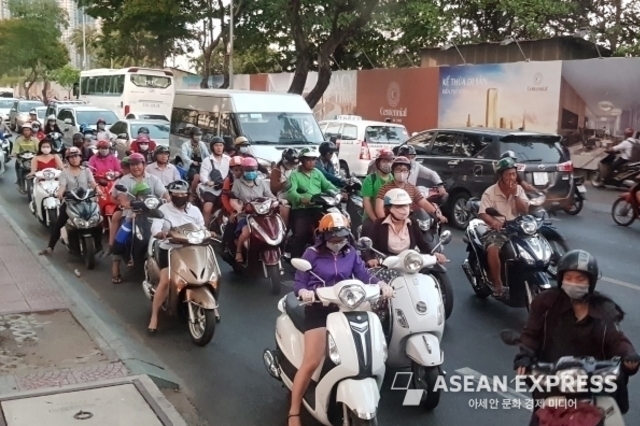 [서정인의 아세안ABC 2] 동남아엔 왜 오토바이가 많을까