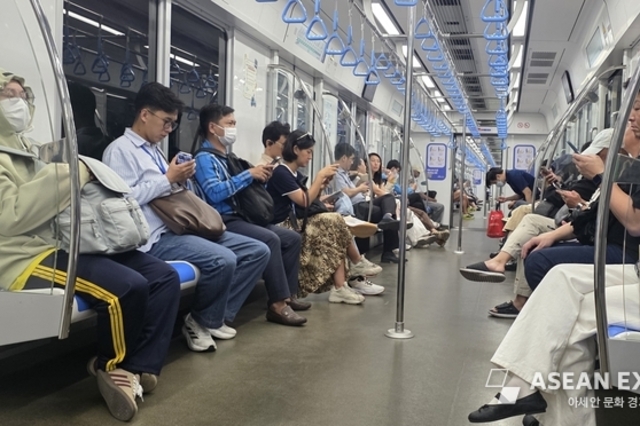 [호치민투어3] 12년만에 개통 지하철 1호선 “깨끗하고 넓네”