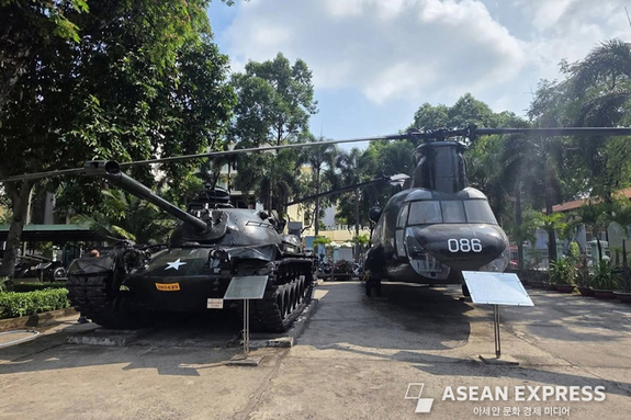 [호치민투어4] 전쟁박물관 마당의 ‘헬리콥터’와 불편한 진실