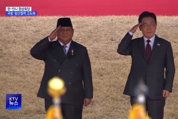 이재명, 프라보워 인니 대통령에 ‘무궁화대훈장’ 수여