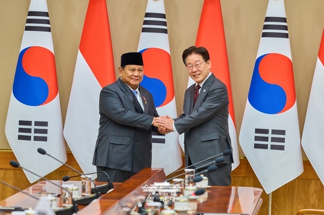 이재명, 프라보워 인니 대통령에 ‘무궁화대훈장’ 수여