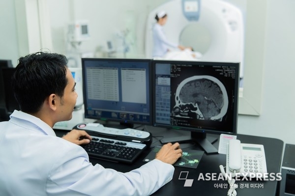 Affordable but high quality modern medicine, integrated with traditional therapeutic treatment have propelled demand for Thailand’s medical and wellness services from abroad.